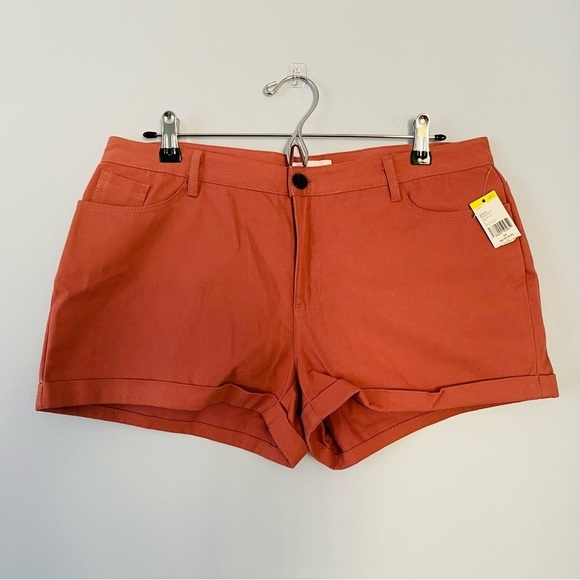 BONGO Pants - NWT Bongo Shorts Size 11, Cuffed Twill Shorts, Withered Rose Color